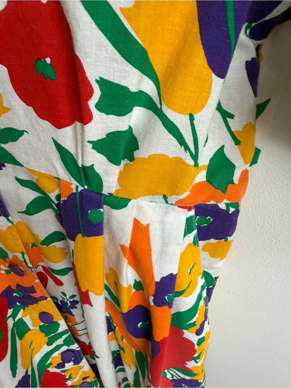 Vintage shirt dress
Tagged as size 18
Fits medium / large in my opinion - Picture 6 of 16